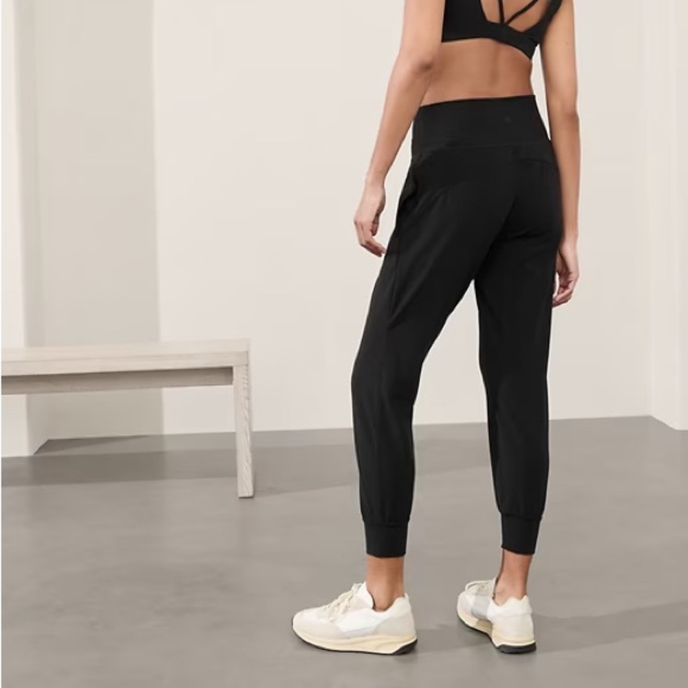 Athleta‎ Cruise Joggers in Powervita Black